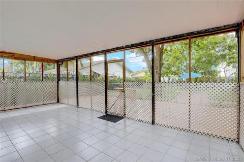 812 E 29th St, Hialeah, FL 33013 photo 23