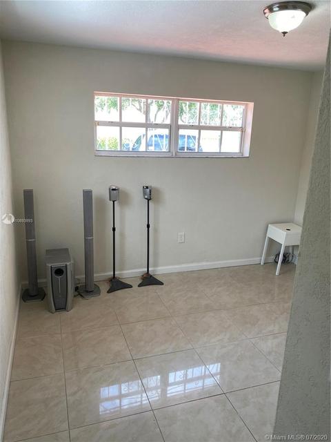 835 W 77th St, Hialeah, FL 33014 photo 16