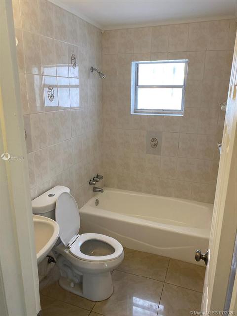 835 W 77th St, Hialeah, FL 33014 photo 10