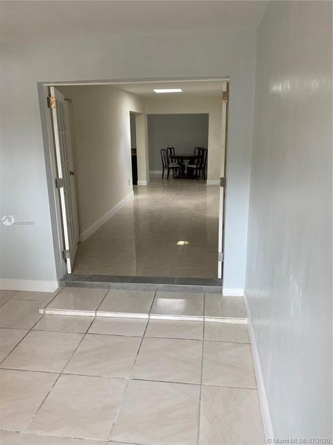 835 W 77th St, Hialeah, FL 33014 photo 18