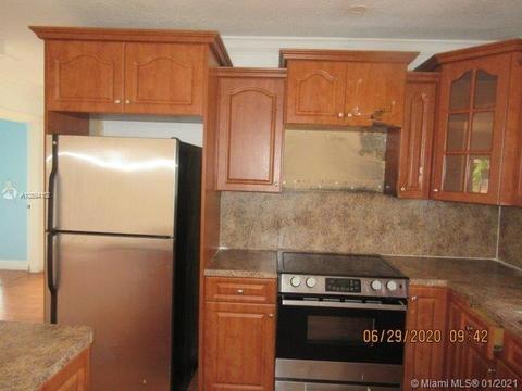 444 E 42nd St, Hialeah, FL 33013 photo 7