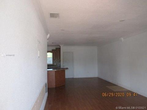 444 E 42nd St, Hialeah, FL 33013 photo 5