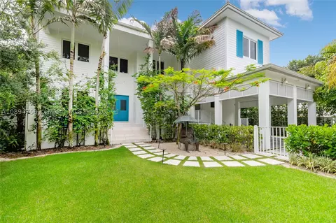 635 Harbor Dr, Key Biscayne, FL 33149 photo 1