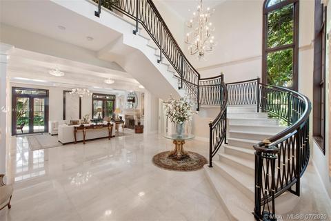 4800 Pine Dr, Miami, FL 33143 photo 6