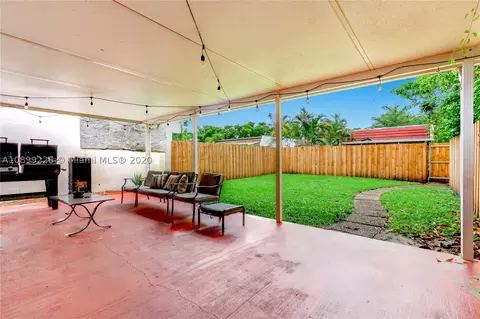 7403 Twin Sabal Dr, Miami Lakes, FL 33014 photo 13