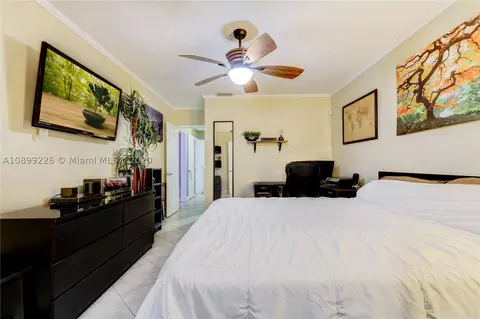 7403 Twin Sabal Dr, Miami Lakes, FL 33014 photo 9