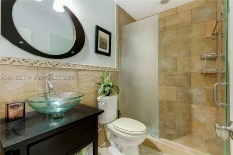 7403 Twin Sabal Dr, Miami Lakes, FL 33014 photo 10