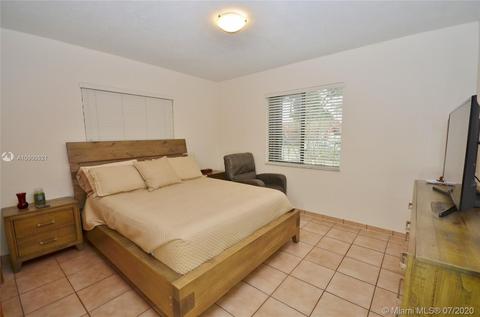 631 NE 2nd Pl, Hialeah, FL 33010 photo 19