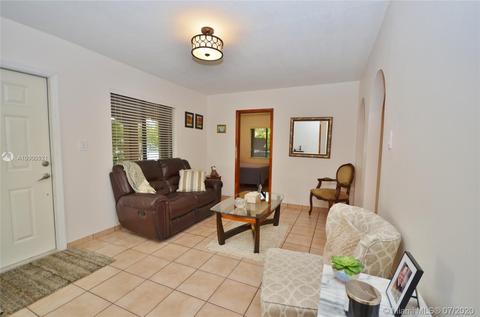 631 NE 2nd Pl, Hialeah, FL 33010 photo 6