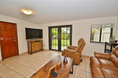631 NE 2nd Pl, Hialeah, FL 33010 photo 18