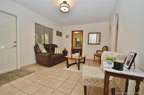 631 NE 2nd Pl, Hialeah, FL 33010 photo 5