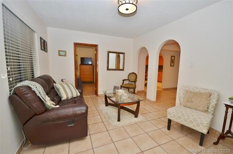 631 NE 2nd Pl, Hialeah, FL 33010 photo 4