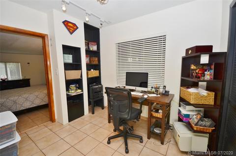 631 NE 2nd Pl, Hialeah, FL 33010 photo 21