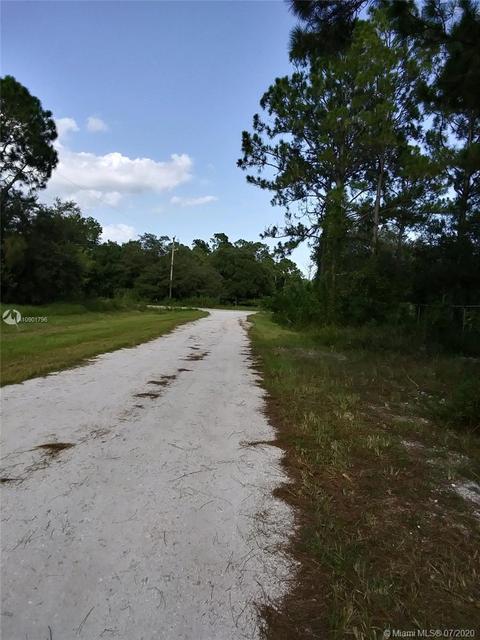 145 E Marimba Cir, Clewiston, FL 33440 photo 2