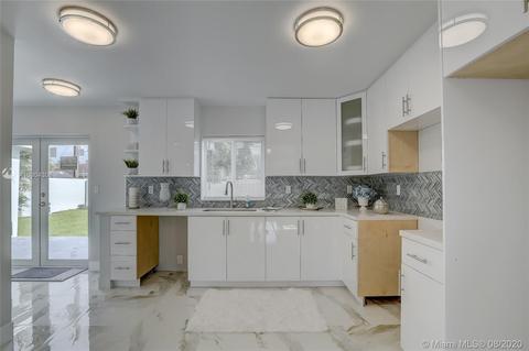 780 E 5th St, Hialeah, FL 33010 photo 4