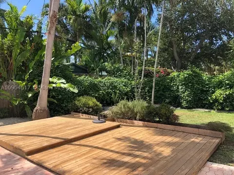 475 Warren Ln, Key Biscayne, FL 33149 photo 3