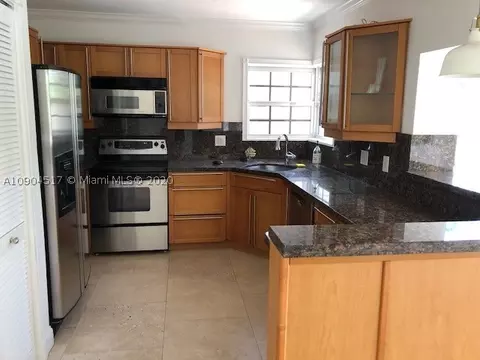 475 Warren Ln, Key Biscayne, FL 33149 photo 2