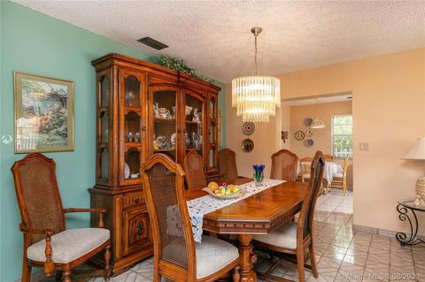 710 SE 8th Pl, Hialeah, FL 33010 photo 12