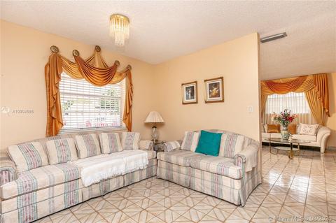 710 SE 8th Pl, Hialeah, FL 33010 photo 10