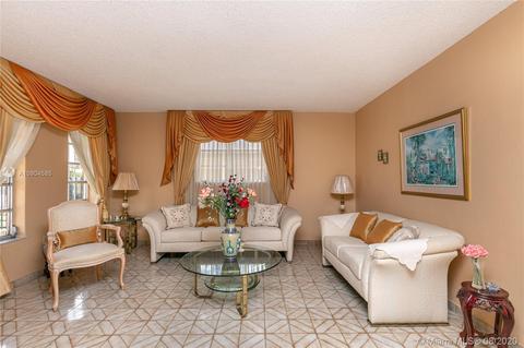710 SE 8th Pl, Hialeah, FL 33010 photo 9