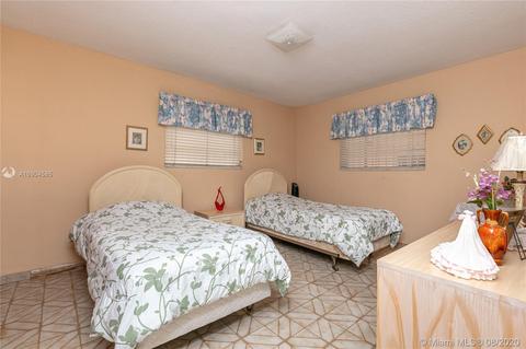 710 SE 8th Pl, Hialeah, FL 33010 photo 25