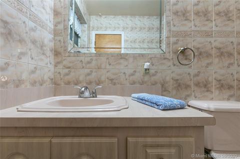 710 SE 8th Pl, Hialeah, FL 33010 photo 24