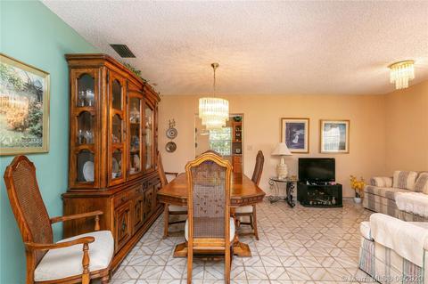710 SE 8th Pl, Hialeah, FL 33010 photo 11