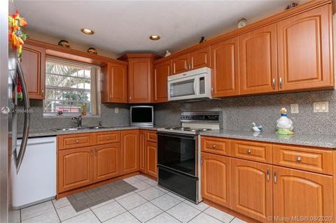 710 SE 8th Pl, Hialeah, FL 33010 photo 18