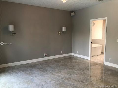 1043 Deerpath Ct, Weston, FL 33326 photo 8
