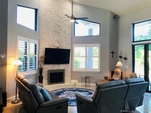 1043 Deerpath Ct, Weston, FL 33326 photo 2
