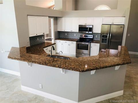 1043 Deerpath Ct, Weston, FL 33326 photo 4