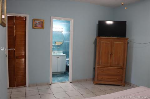 530 E 53rd St, Hialeah, FL 33013 photo 15