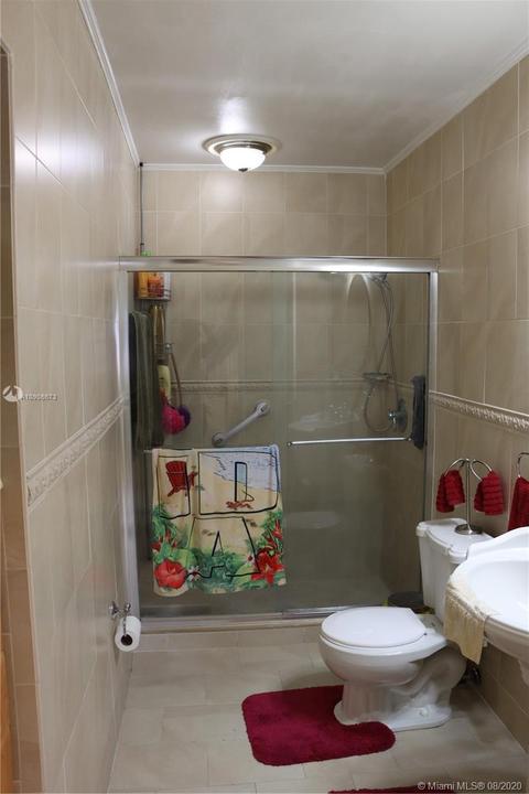 530 E 53rd St, Hialeah, FL 33013 photo 3