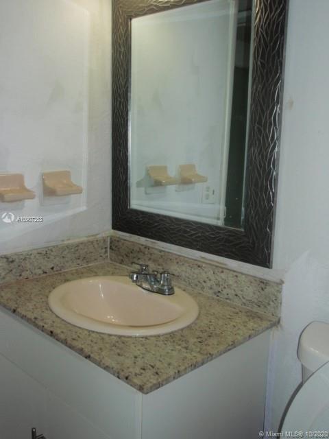 1900 W 68th St #A405, Hialeah, FL 33014 photo 14