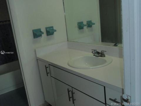1900 W 68th St #A405, Hialeah, FL 33014 photo 20