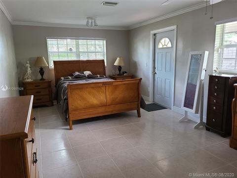 7230 W 14th Ave, Hialeah, FL 33014 photo 10