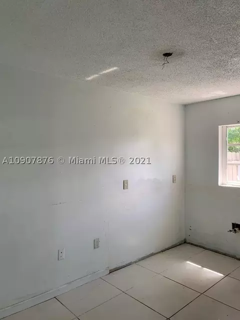 4615 NW 185th St, Miami Gardens, FL 33055 photo 2