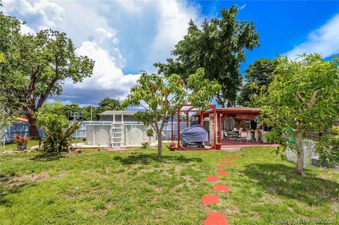 621 E 53rd St, Hialeah, FL 33013 photo 10