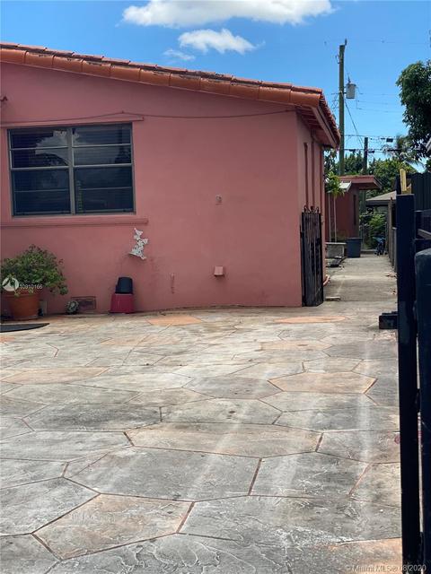 258 W 19th St, Hialeah, FL 33010 photo 4