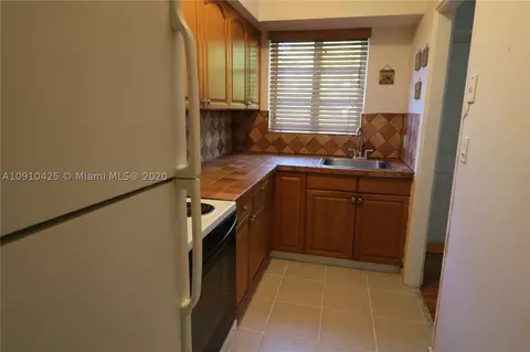 20 Alhambra Cir #6, Coral Gables, FL 33134 photo 6