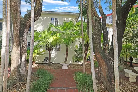 20 Alhambra Cir #6, Coral Gables, FL 33134 photo 3