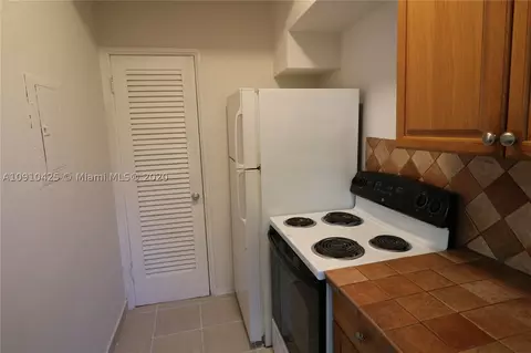 20 Alhambra Cir #6, Coral Gables, FL 33134 photo 7