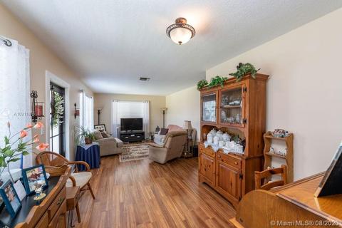 660 W 73rd Pl, Hialeah, FL 33014 photo 7