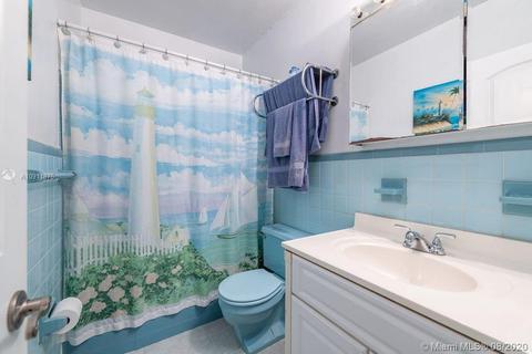 660 W 73rd Pl, Hialeah, FL 33014 photo 13