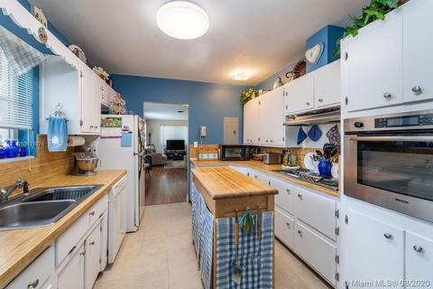 660 W 73rd Pl, Hialeah, FL 33014 photo 9