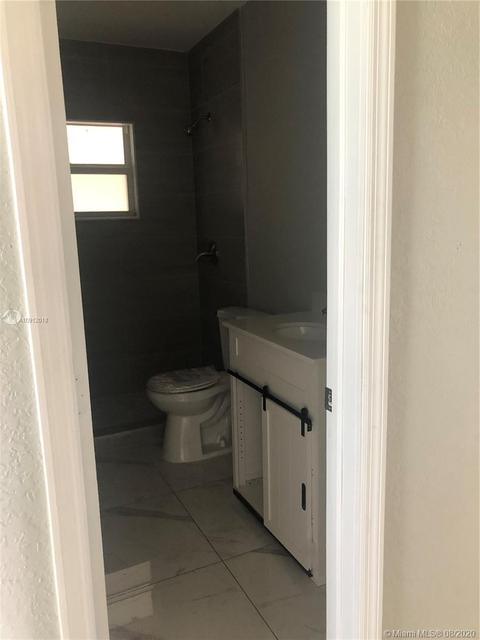 921 E 39th Pl, Hialeah, FL 33013 photo 15