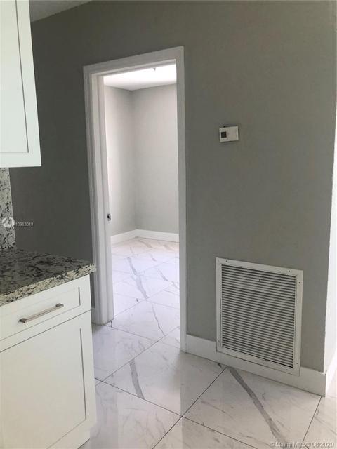 921 E 39th Pl, Hialeah, FL 33013 photo 12