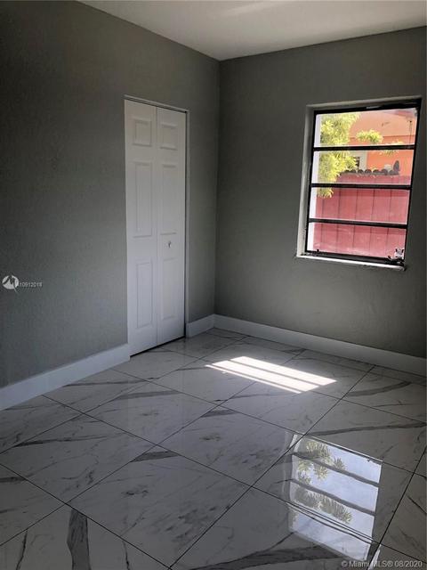 921 E 39th Pl, Hialeah, FL 33013 photo 17