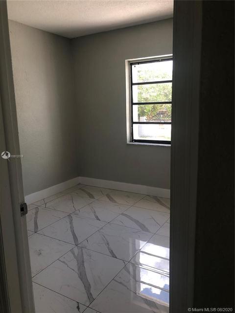921 E 39th Pl, Hialeah, FL 33013 photo 13
