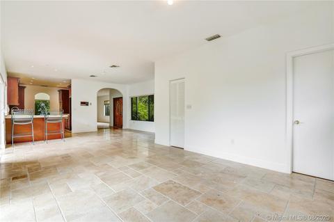 8490 Dundee Ter, Miami Lakes, FL 33016 photo 5
